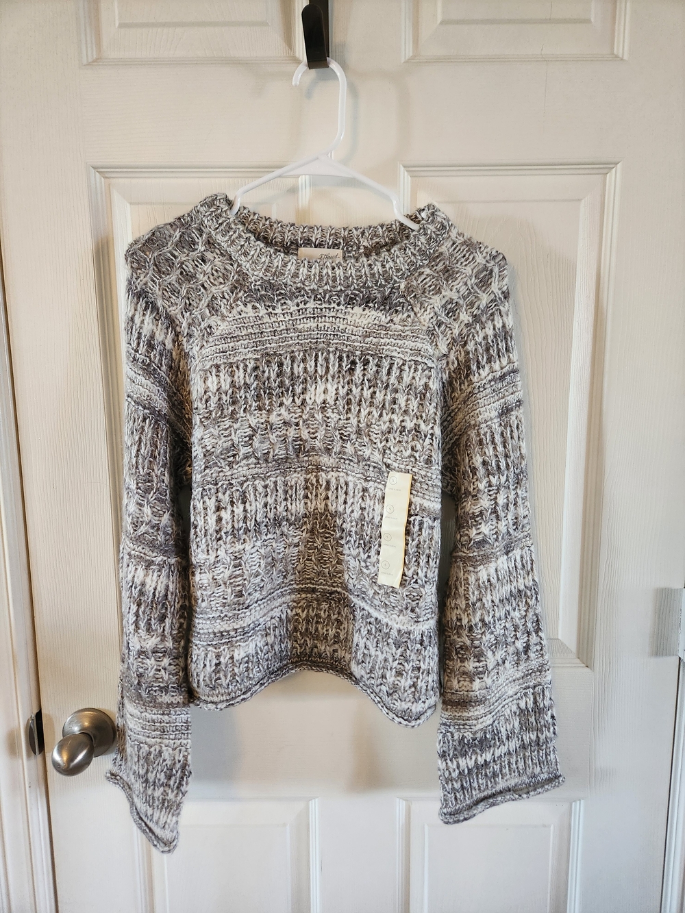 Universal Thread NWT Marled Fisherman Sweater in Grey/Beige and White, small